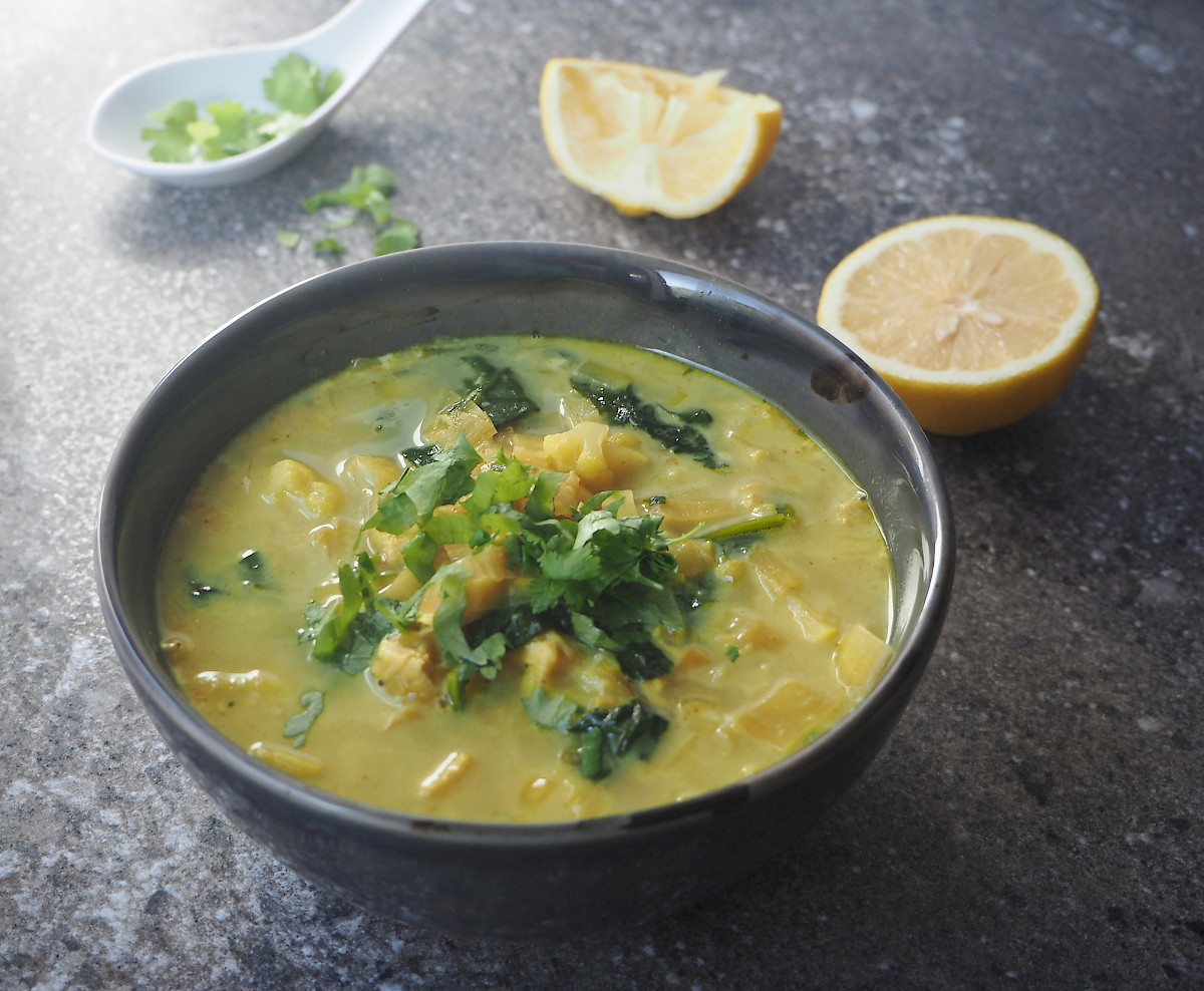 Lemon and Chicken Soup | Paleo | Gluten-free | The JOYful Table
