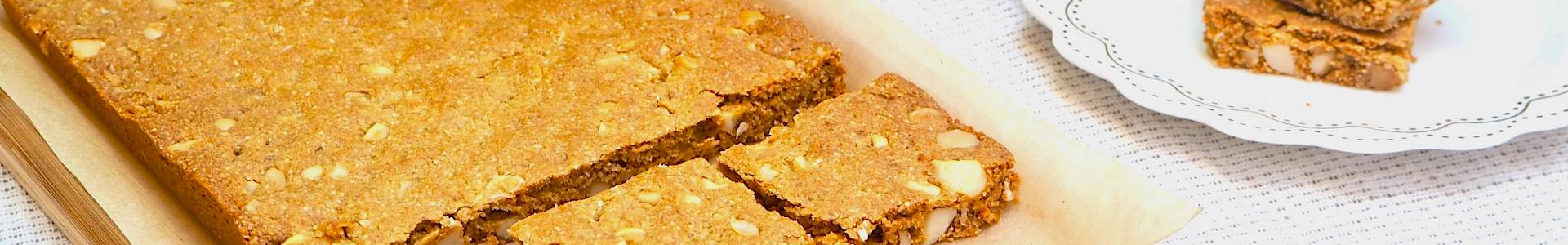 Roasted Macadamia Slice